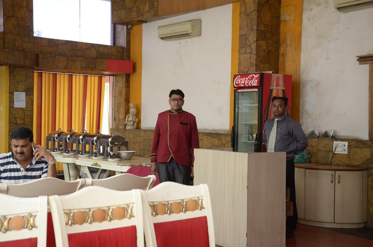 Hotel Rahul Deluxe Nagpur Dış mekan fotoğraf